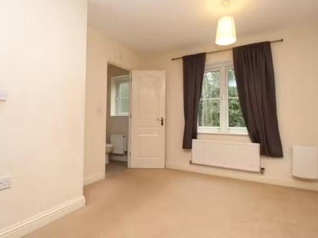 House for rent in Maidenhall, Key Street