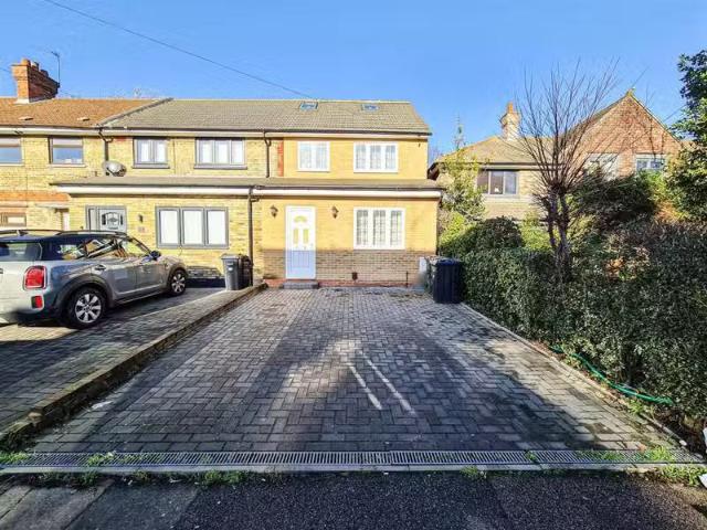 House for rent in Hainault, Greater London