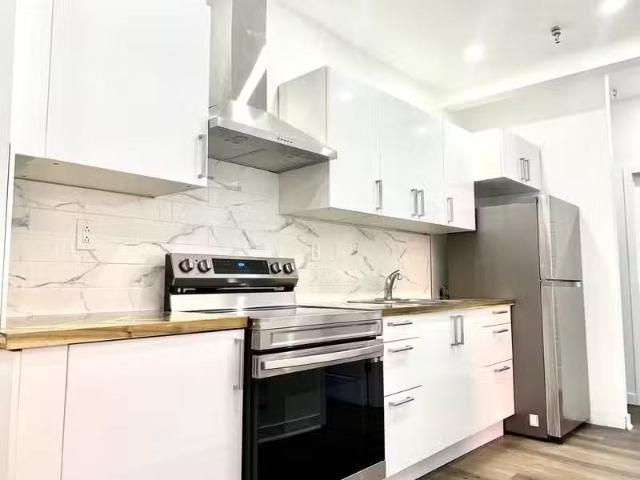 Condo for rent in St. Leonard's, Quebec