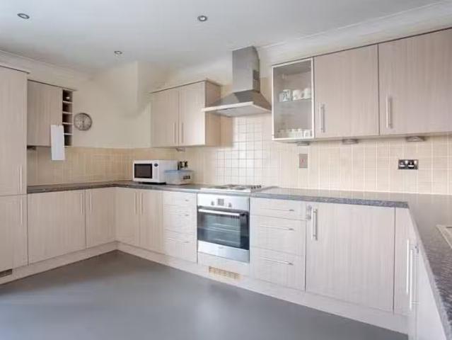 Apartment for rent in St Albans, Five Acres