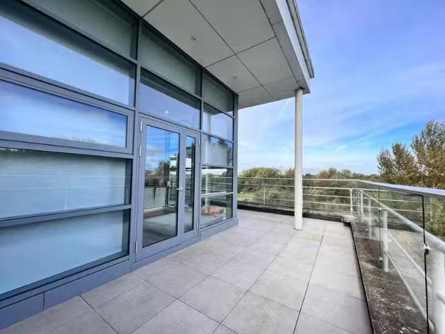 Apartment for rent in Hillview, Surrey