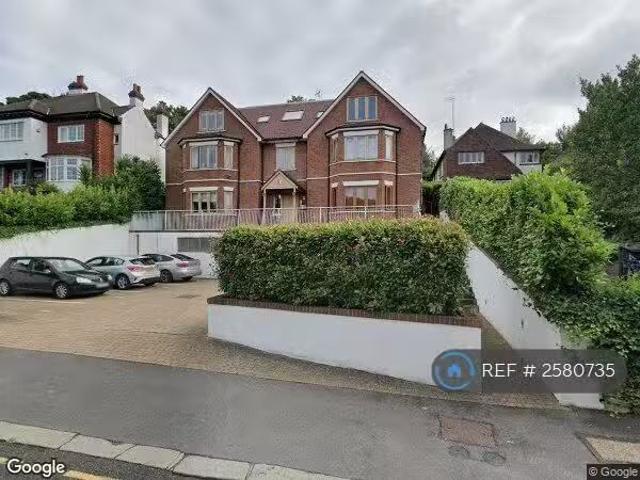 House for rent in Roundshaw, Greater London