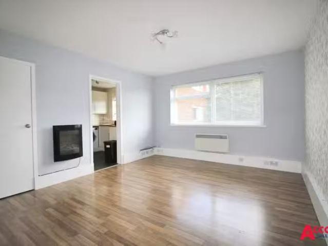 House for rent in Navestock Side, Essex