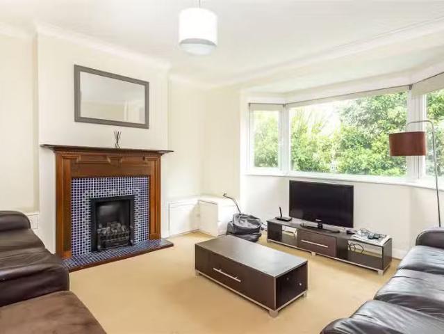 Apartment for rent in Berrylands