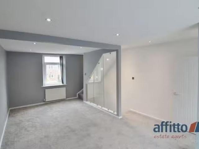 House for rent in London Borough of Ealing, Hanwell
