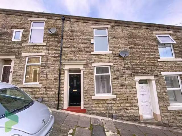 House for rent in Calderstones