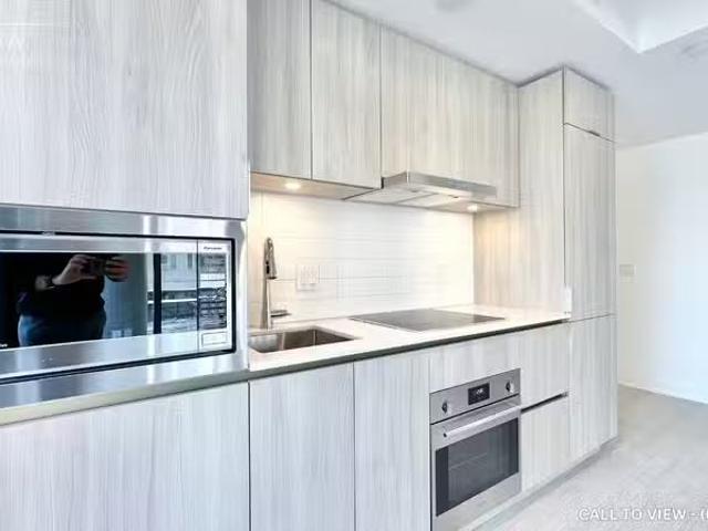 Condo for rent in Toronto Centre, Toronto