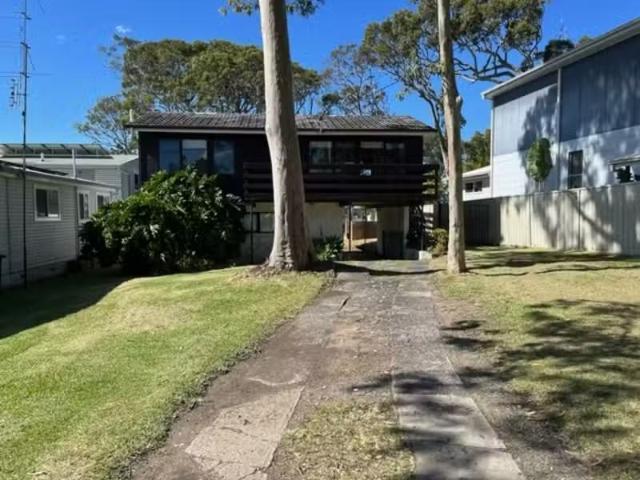 House for rent in Tuggerawong, New South Wales
