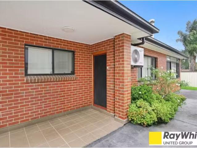 House for rent in St Clair, Sydney