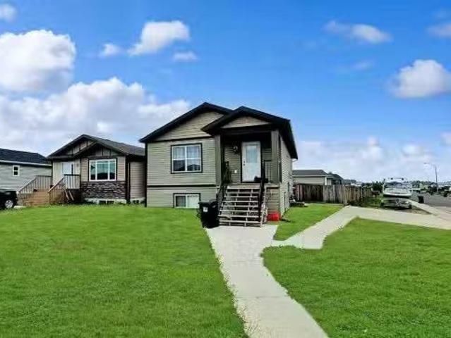 House for rent in Woking, Alberta