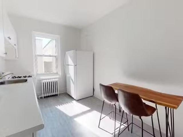 Condo for rent in St. Leonard's, Quebec