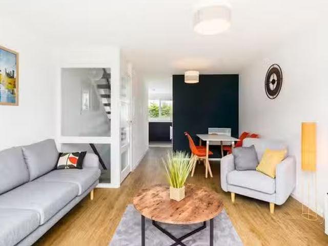 Apartment for rent in Cliff Hill, Green Close