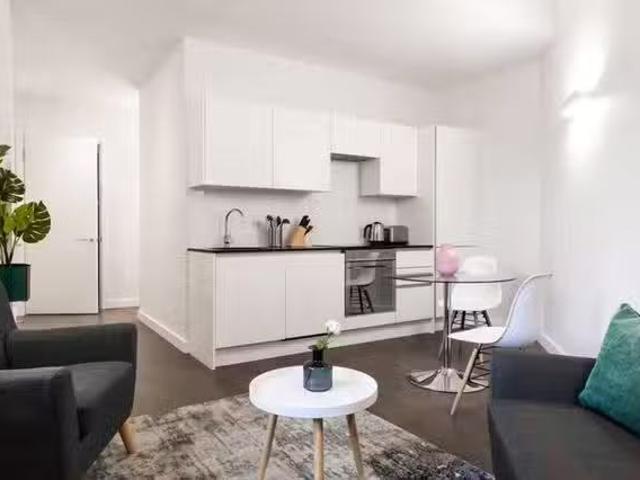 Apartment for rent in St Albans, Five Acres
