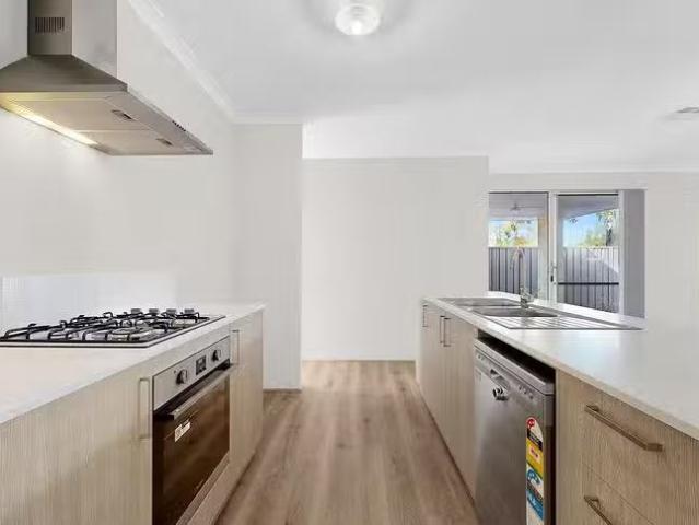 House for rent in Champion Lakes, Western Australia
