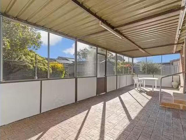 House for rent in Queens Park, Western Australia