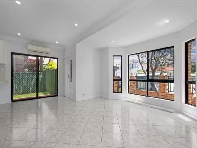 Condo for rent in Sydney, New South Wales