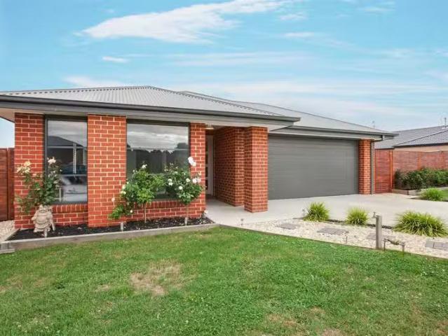 House for rent in Allambee, Victoria