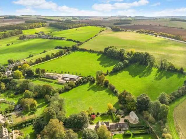 House for rent in Fossebridge, Gloucestershire