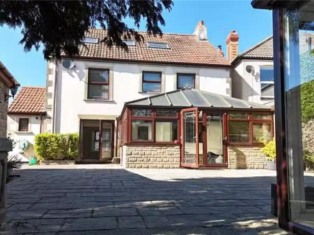 House for rent in Kingswood