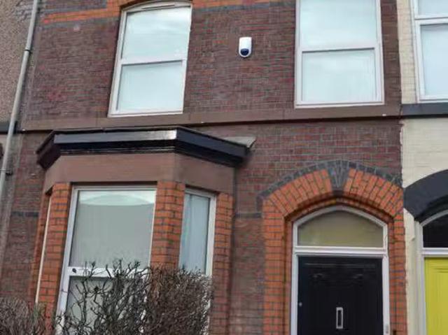 House for rent in Calderstones