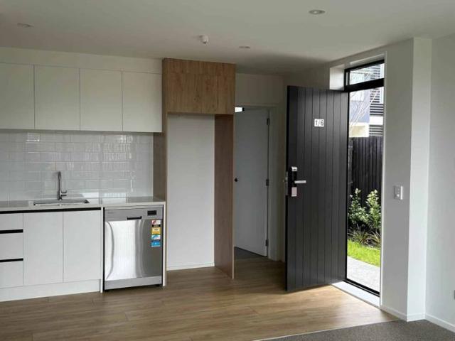 Townhouse for rent in Oratia
