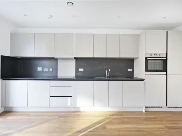 House for rent in Higham Hill, Wood Street