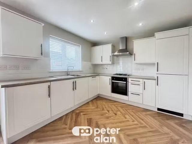 House for rent in Tonyrefail, Coedely