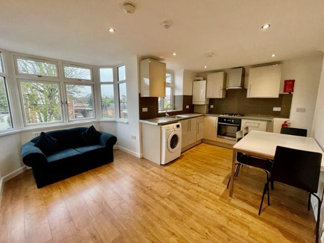 Apartment for rent in London Borough of Ealing, Perivale