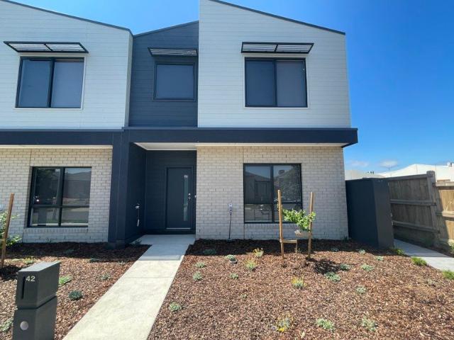 Townhouse for rent in Harpley, Melbourne