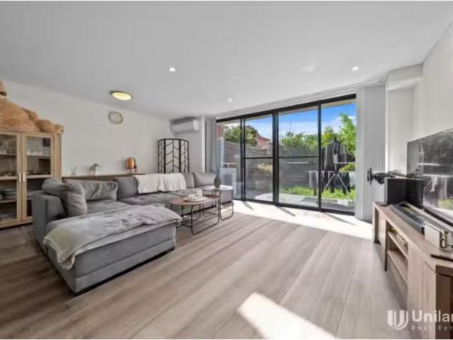 Condo for rent in Sydney, New South Wales