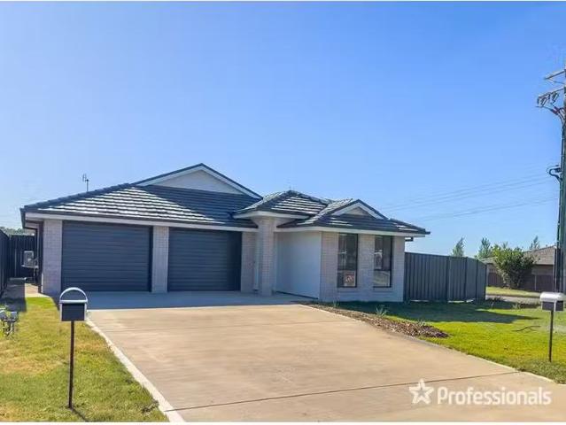 Condo for rent in Piallamore, New South Wales