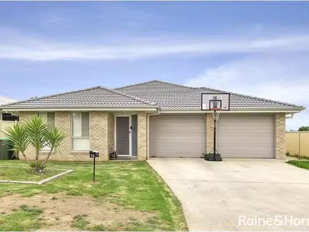 Condo for rent in Piallamore, New South Wales
