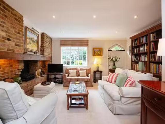 Apartment for rent in London Borough of Merton, Greater London