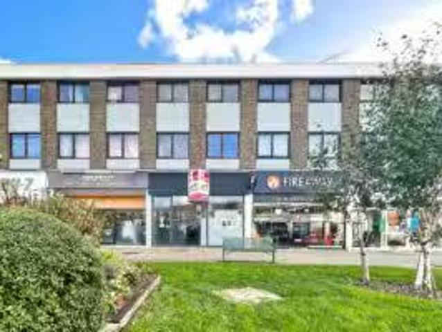 Apartment for rent in Old Dean, Heol-las