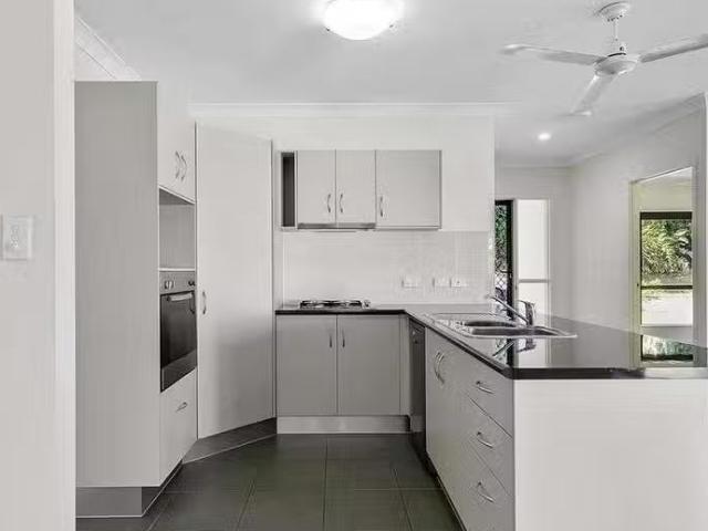 House for rent in Redlynch, Queensland