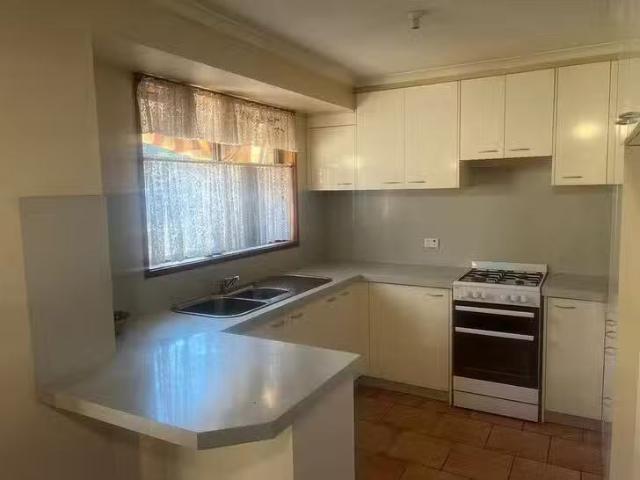 House for rent in Gordon, Australian Capital Territory