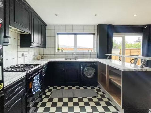 House for rent in Kingswood