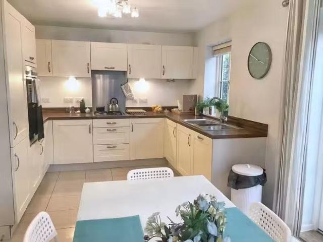 House for rent in Rosehill, Greater London