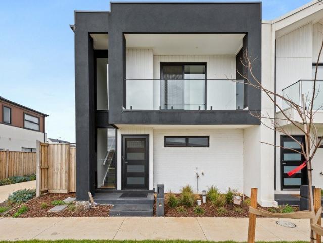 Townhouse for rent in Camerons Creek, Victoria