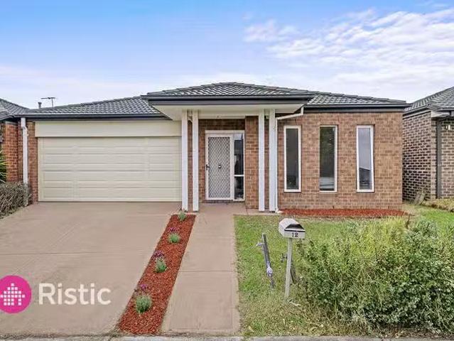 House for rent in Eucalypt Estate, Melbourne