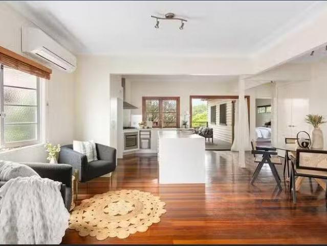 House for rent in Camp Hill, Greater Brisbane