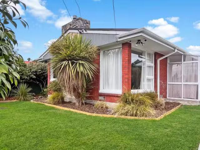 House for rent in Chaslands, Canterbury