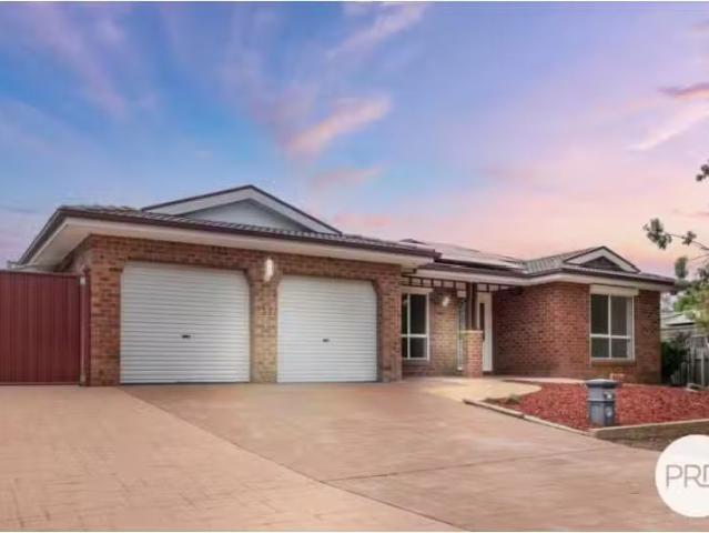 House for rent in Dunlop, Australian Capital Territory