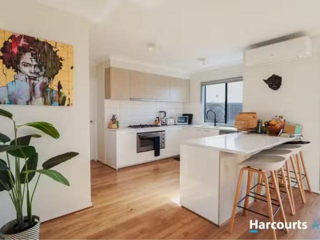 House for rent in Lochaven, Melbourne