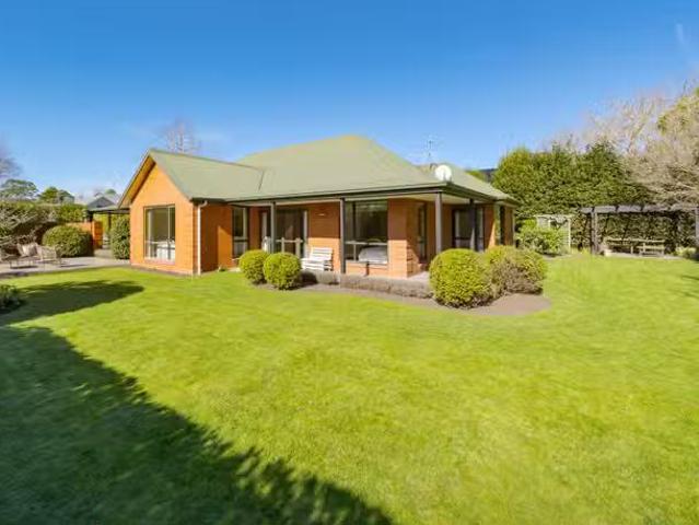 House for rent in Chaslands, Canterbury