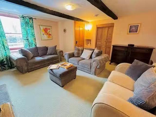 Apartment for rent in Charlesworth, East Midlands