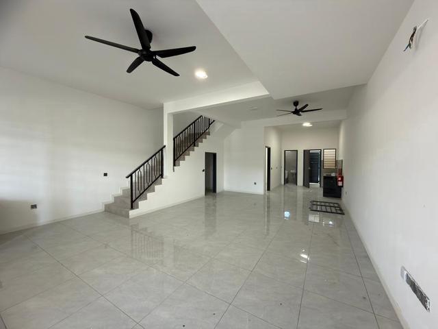 Terraced House for rent in Malaka