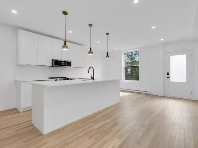 Condo for rent in St. Leonard's, Quebec