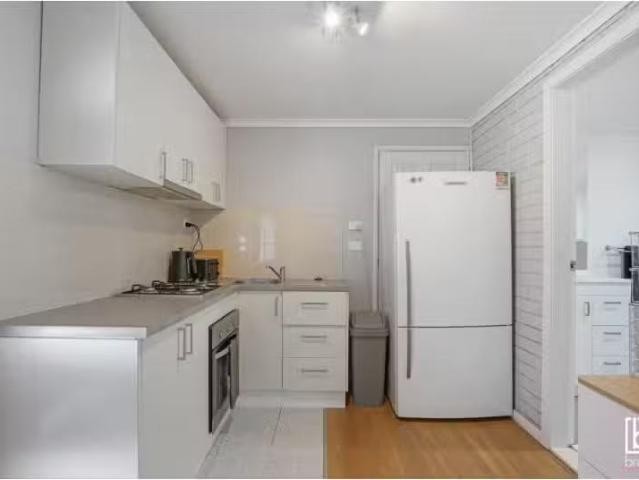 Apartment for rent in Tuggerawong, New South Wales