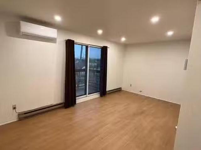 Apartment for rent in Laval, Quebec